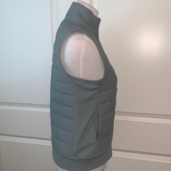 REEBOK BRAND NEW SIZE XS GETAWAY VEST - Picture 7 of 12